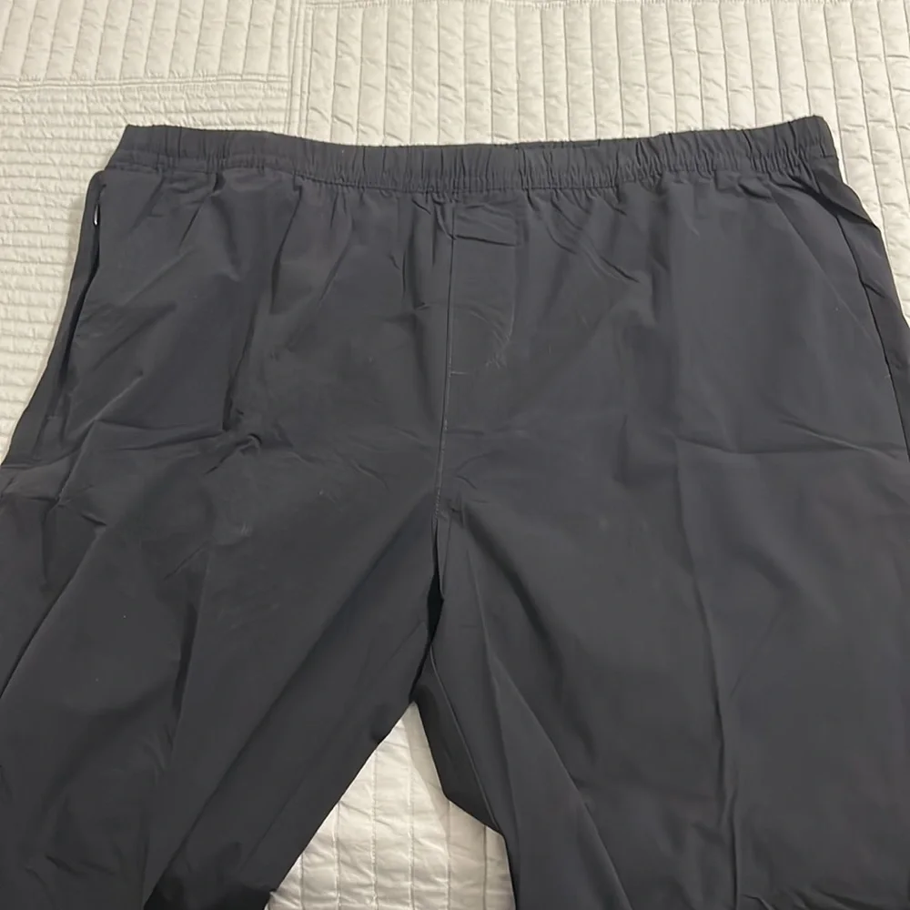 Men’s Banana Republic Polyester Joggers. Size XXL